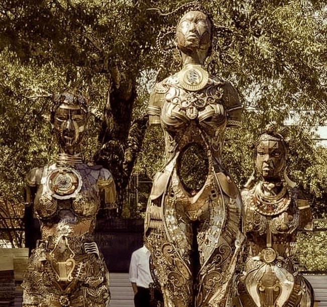 Image of Mothers of Gynecology Monument